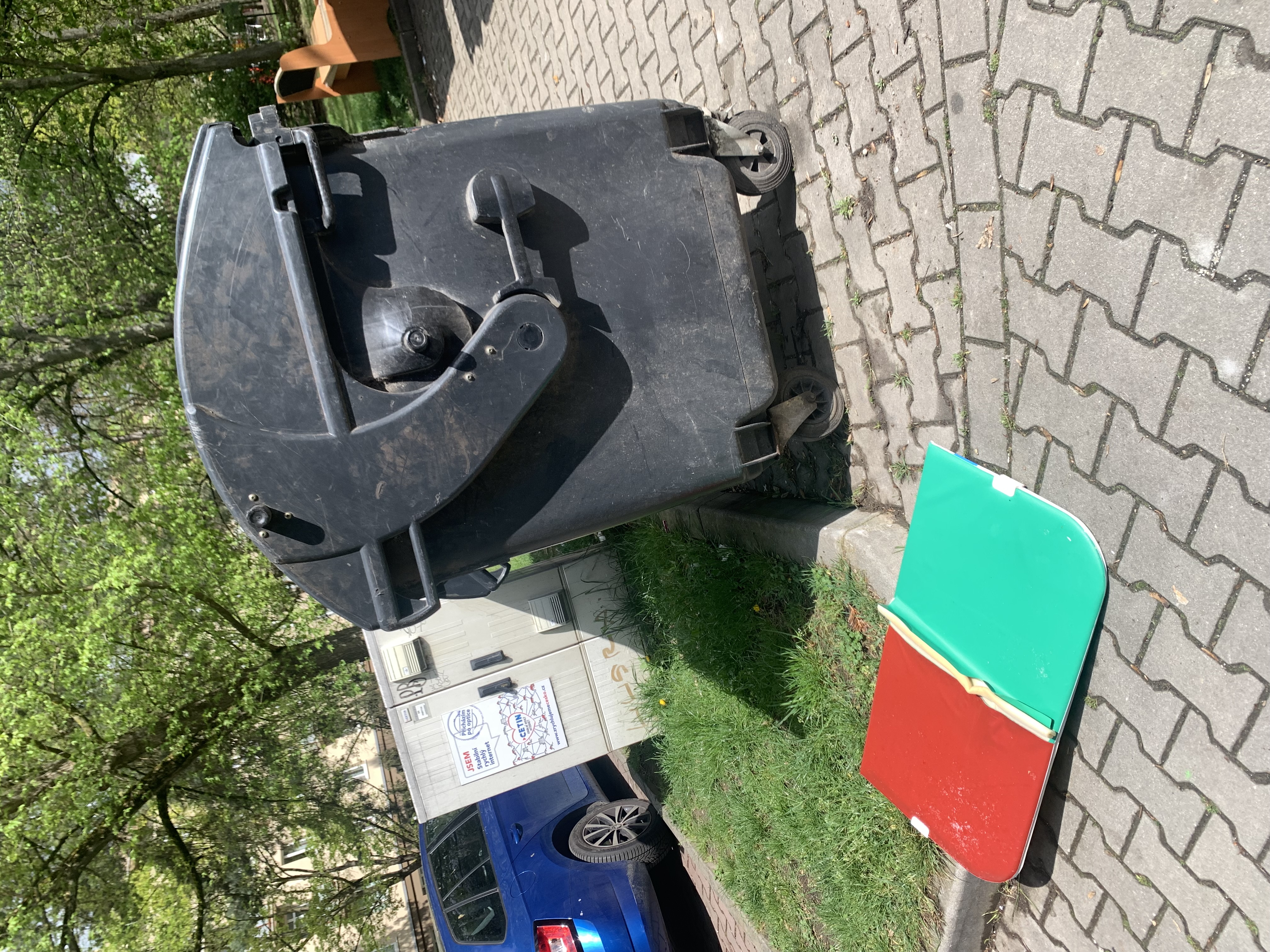 Zakládání černé skládky