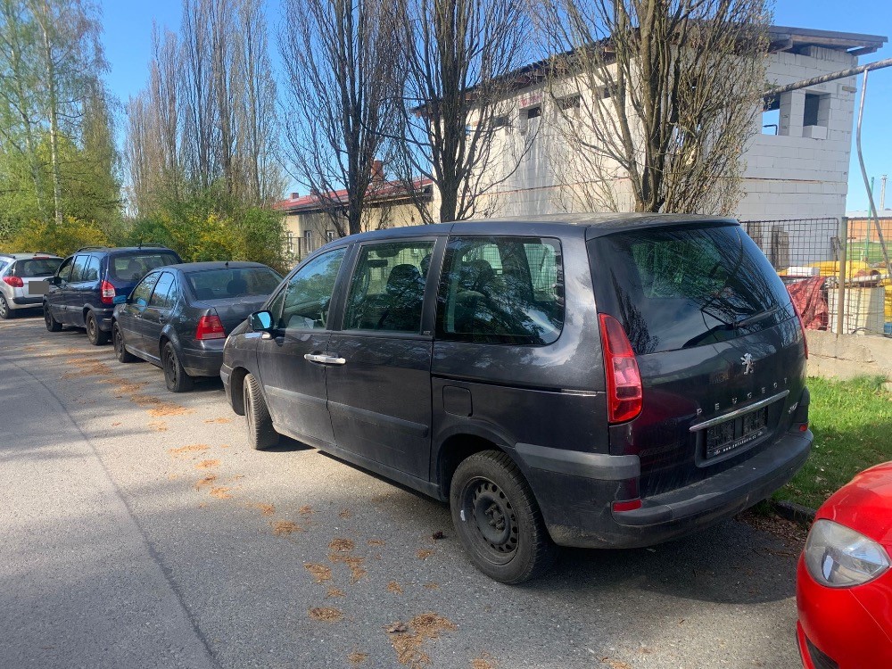 Autovrak Peugeot 607