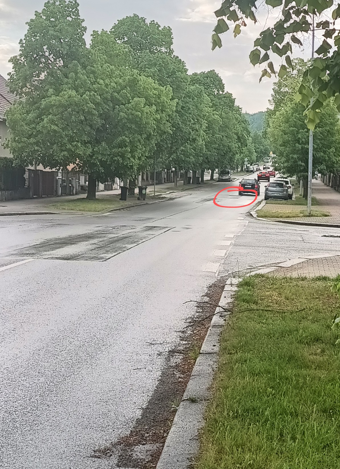 Díra v silnici