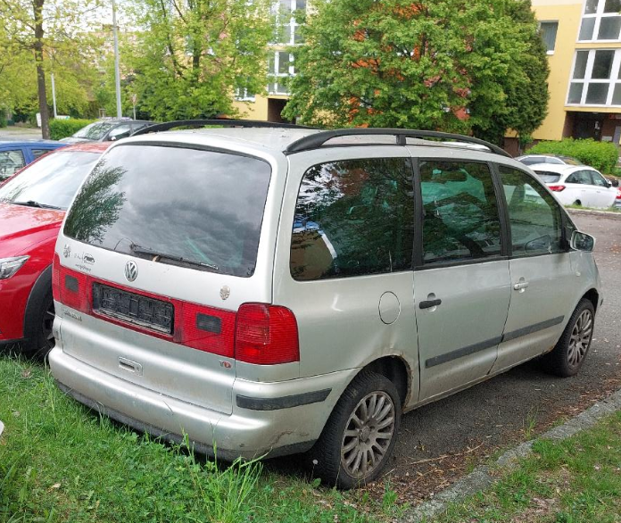 Autovrak Sharan