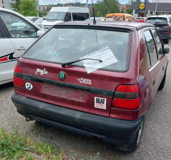 Autovrak Felicia