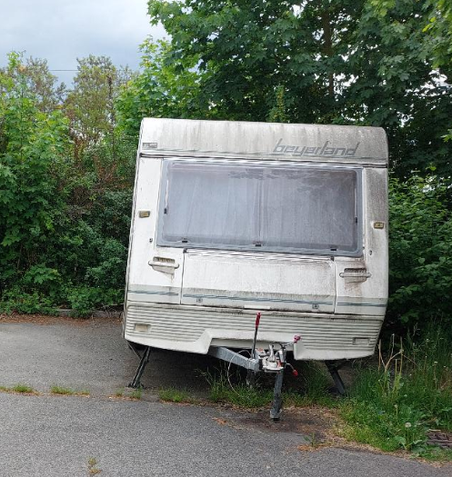 Autovrak Karavan