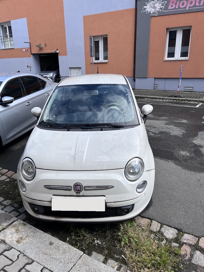 Odstavené auto Fiat