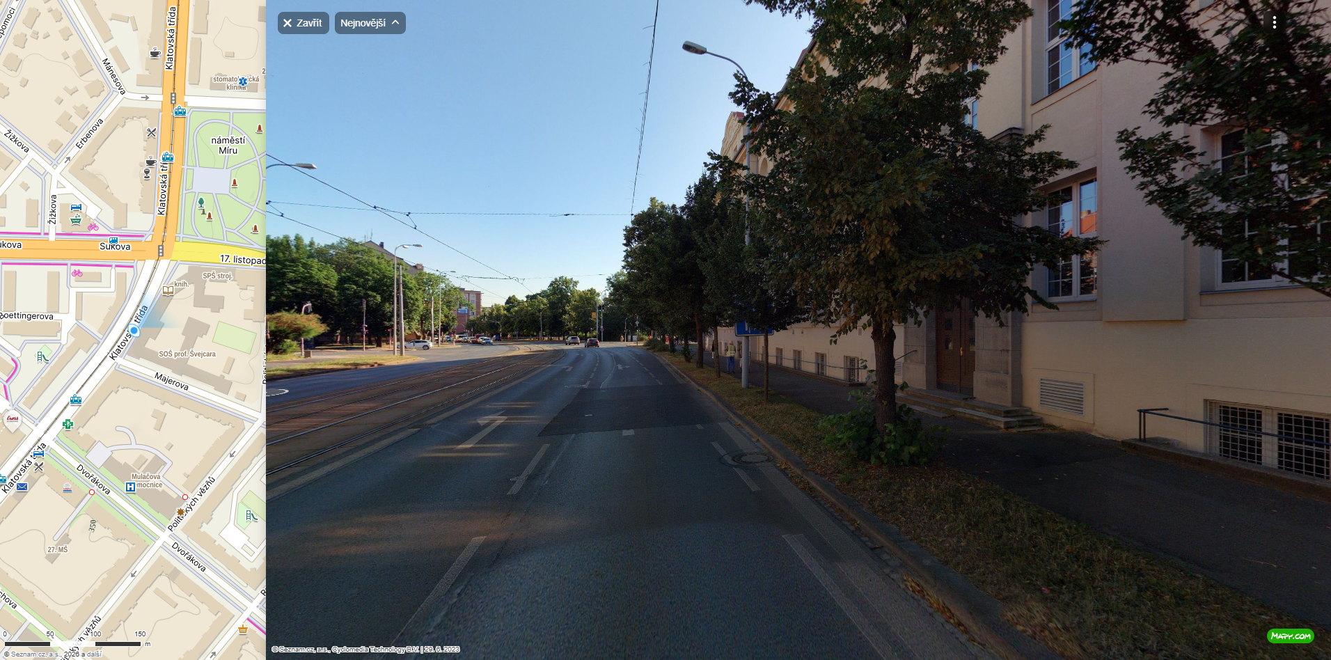 Dopravní značky zakryté zelení