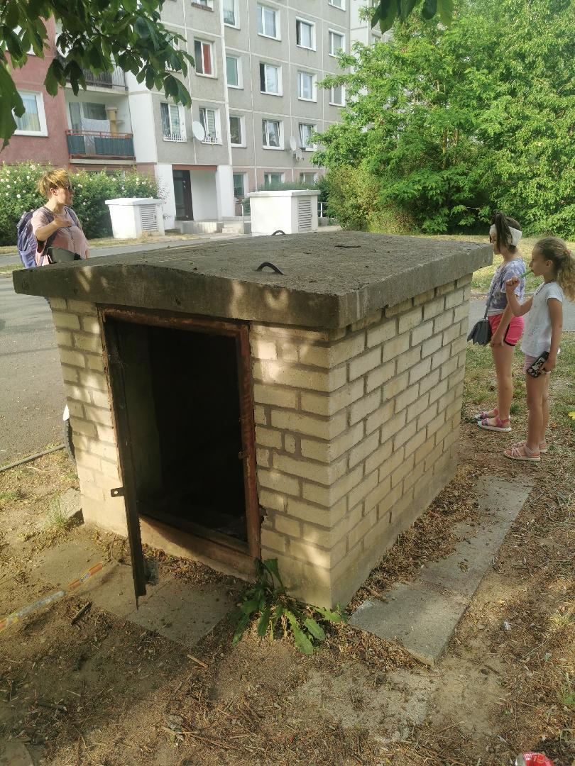 otevřený vchod do kolektoru