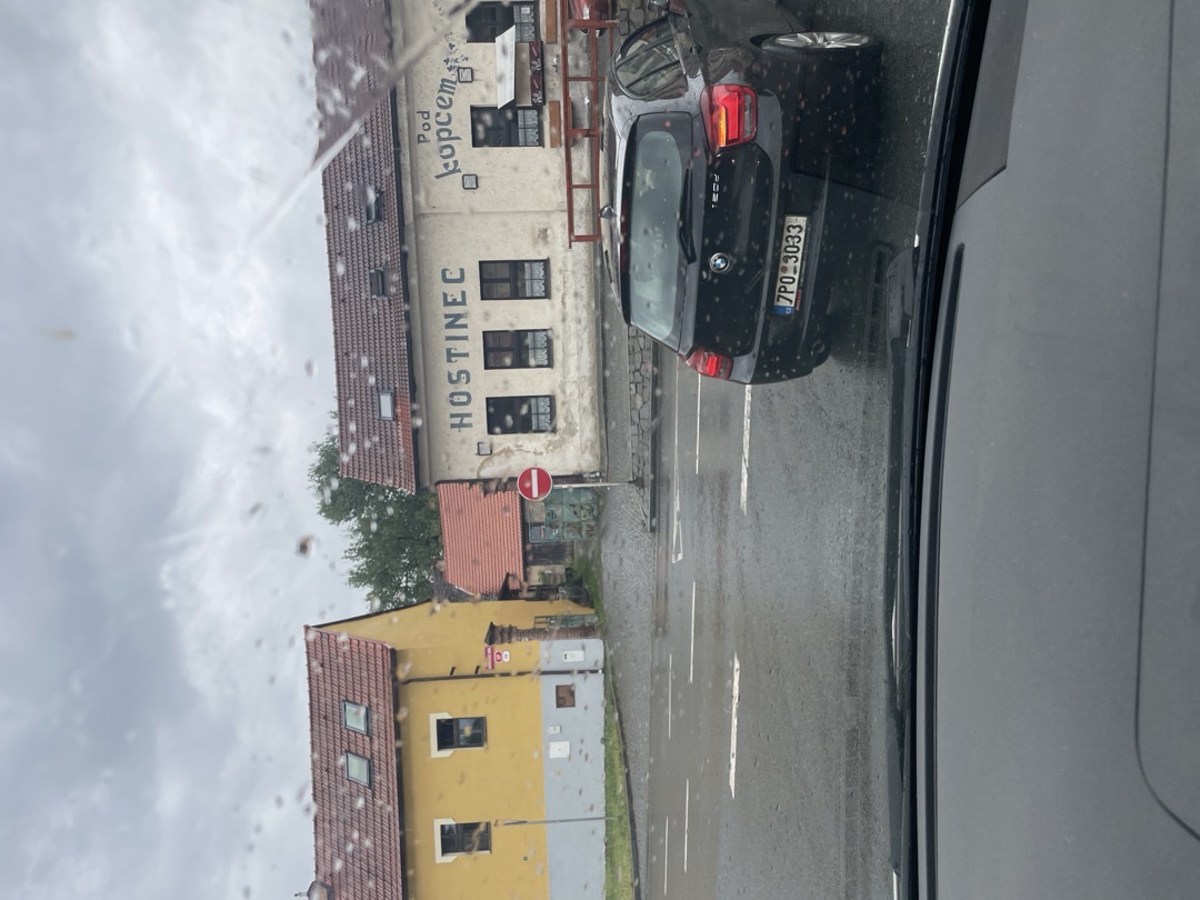 Chybí zrcadlo