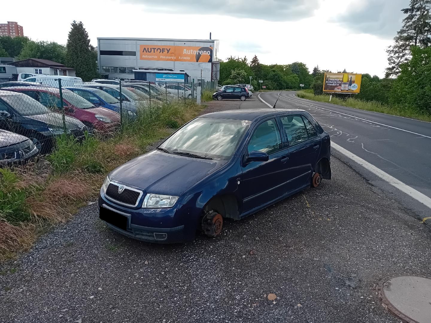 Viditelně nepojízdné vozidlo Škoda