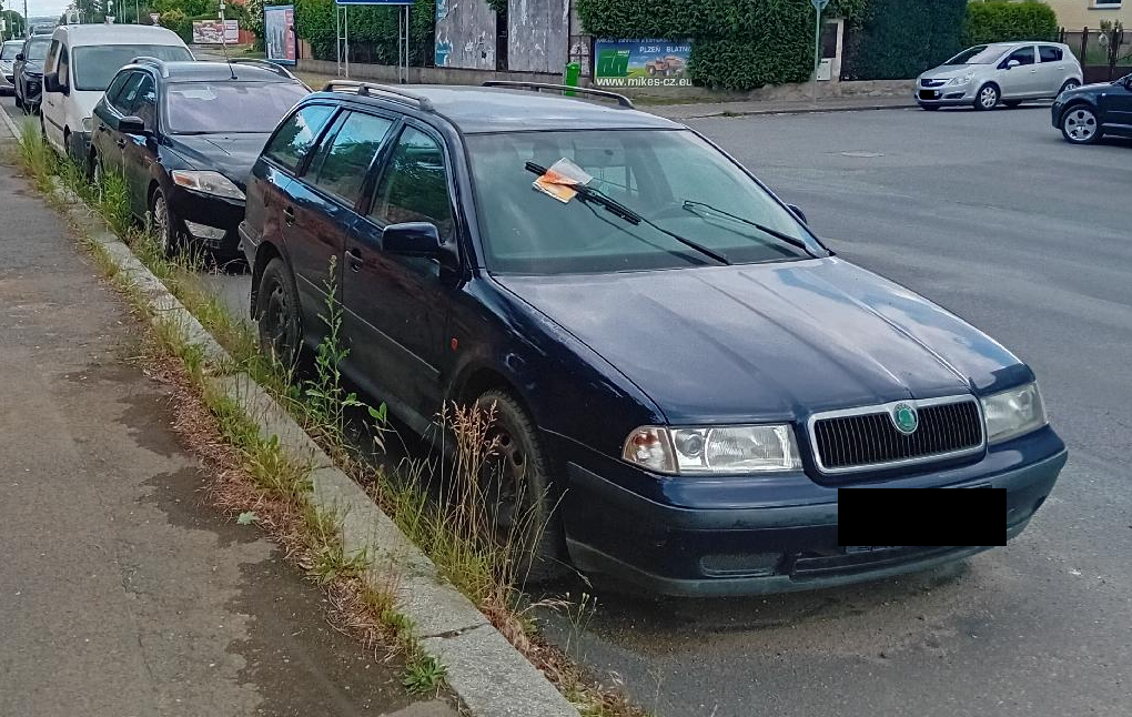 Tři vozy bez platné STK