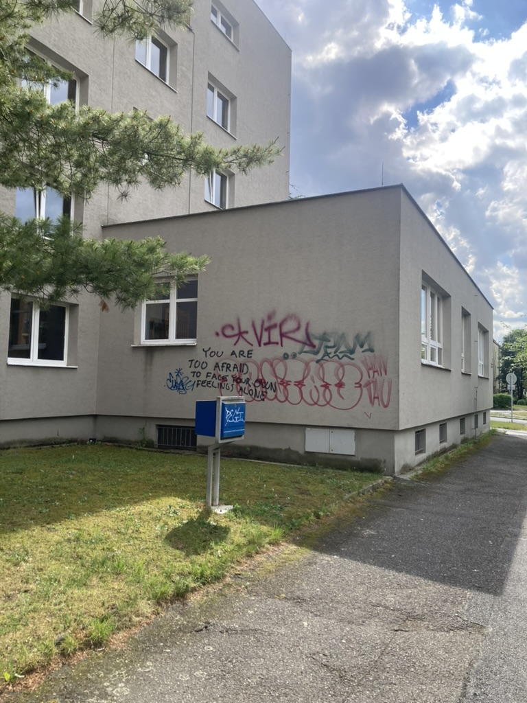 Posprejovaná fasáda