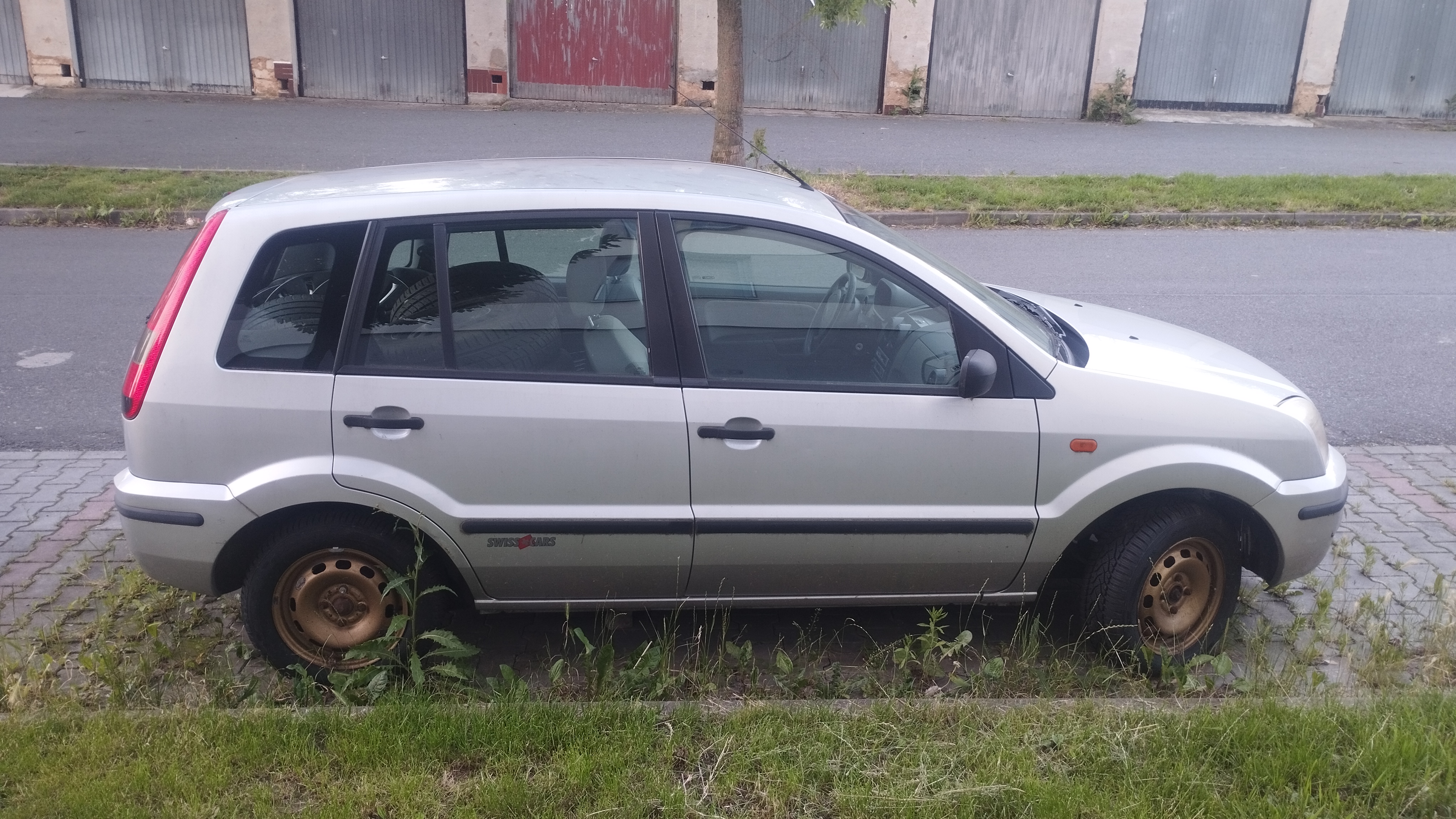 Nepojízdné auto