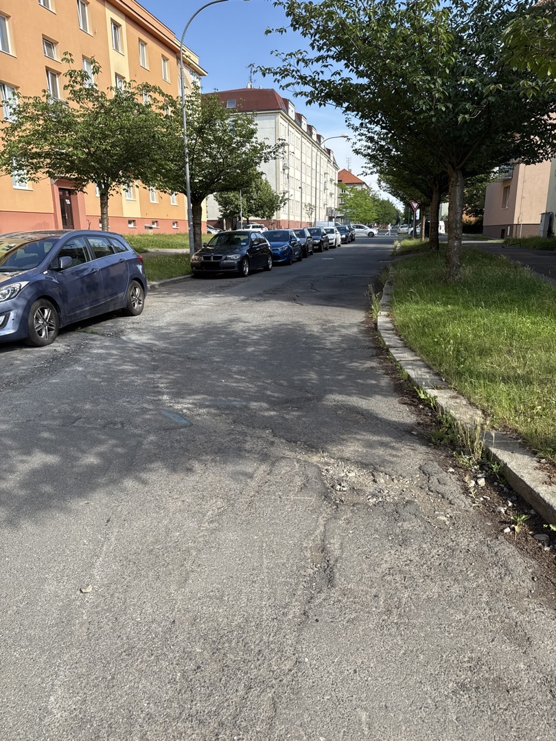 Poškozená silnice