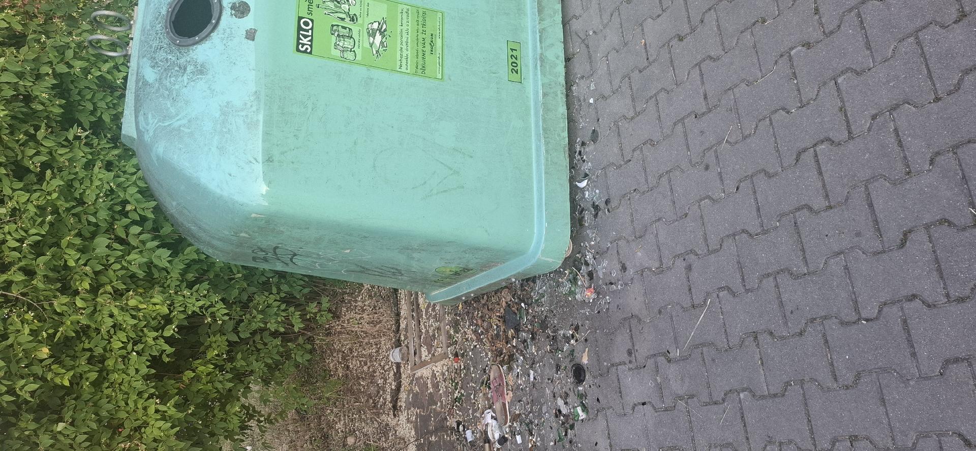 Rozbité sklo