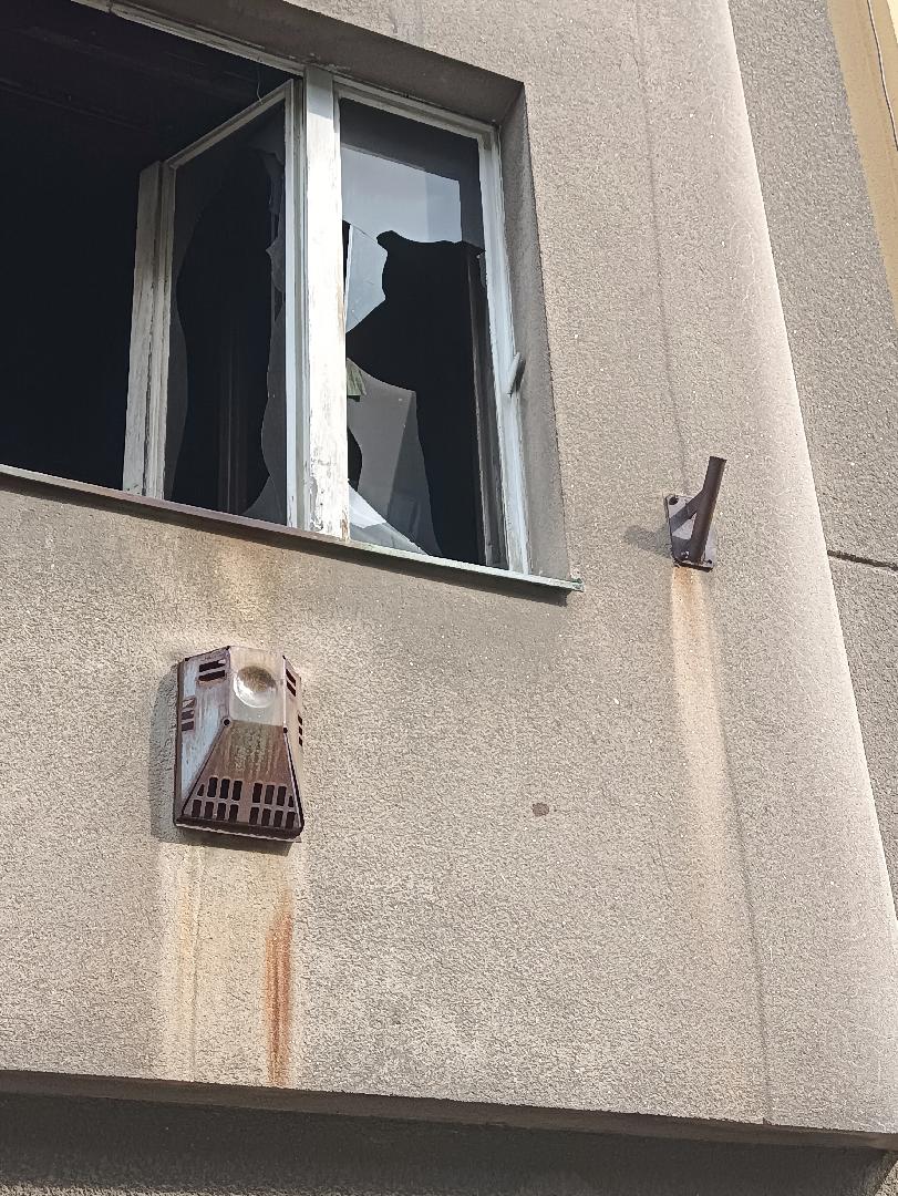 rozbitý okna 
