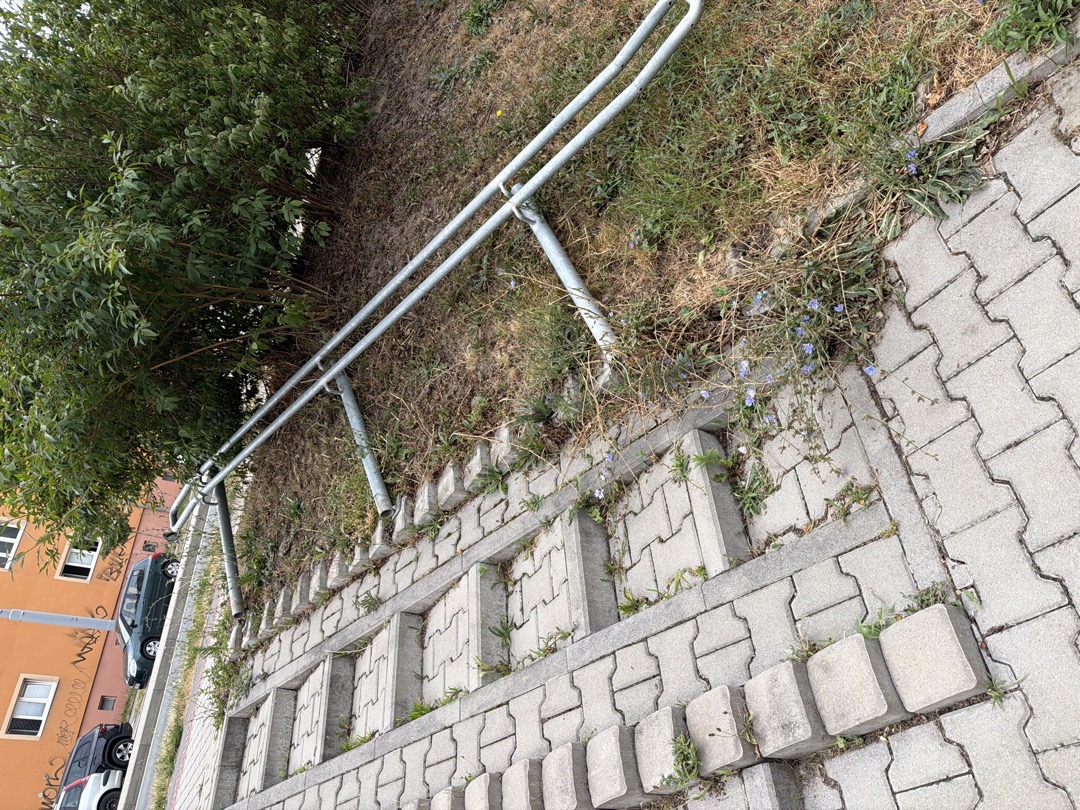 unavene zábradlí 
