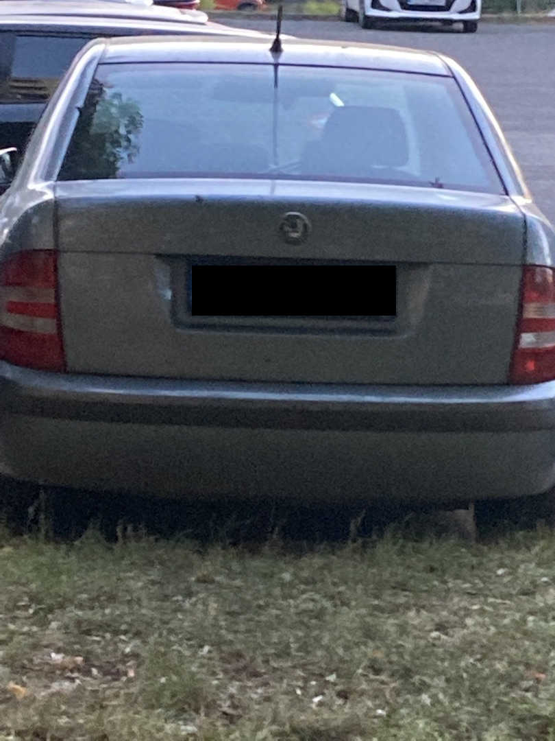 autovrak neřešený