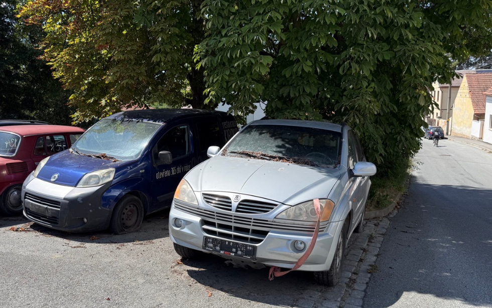 Dva autovraky