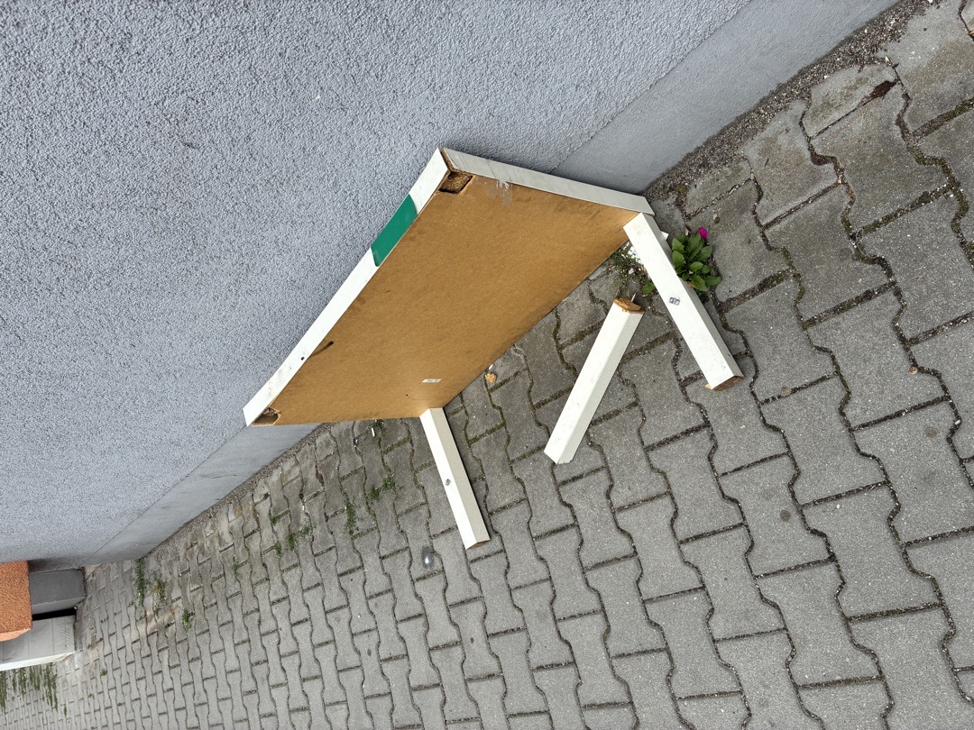 Odloženy stůl 