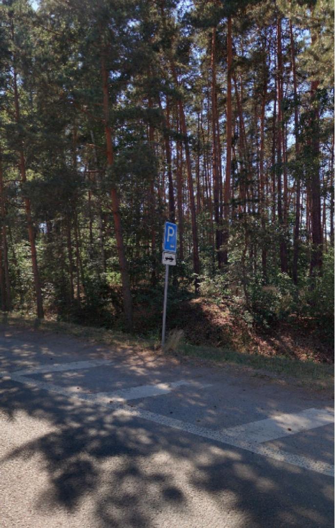Spadlá dopravní značka