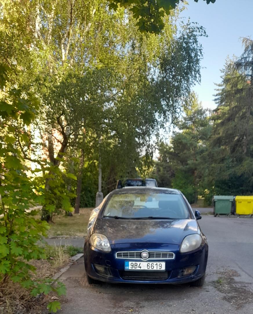 dlouhodobě odstavene vozidlo