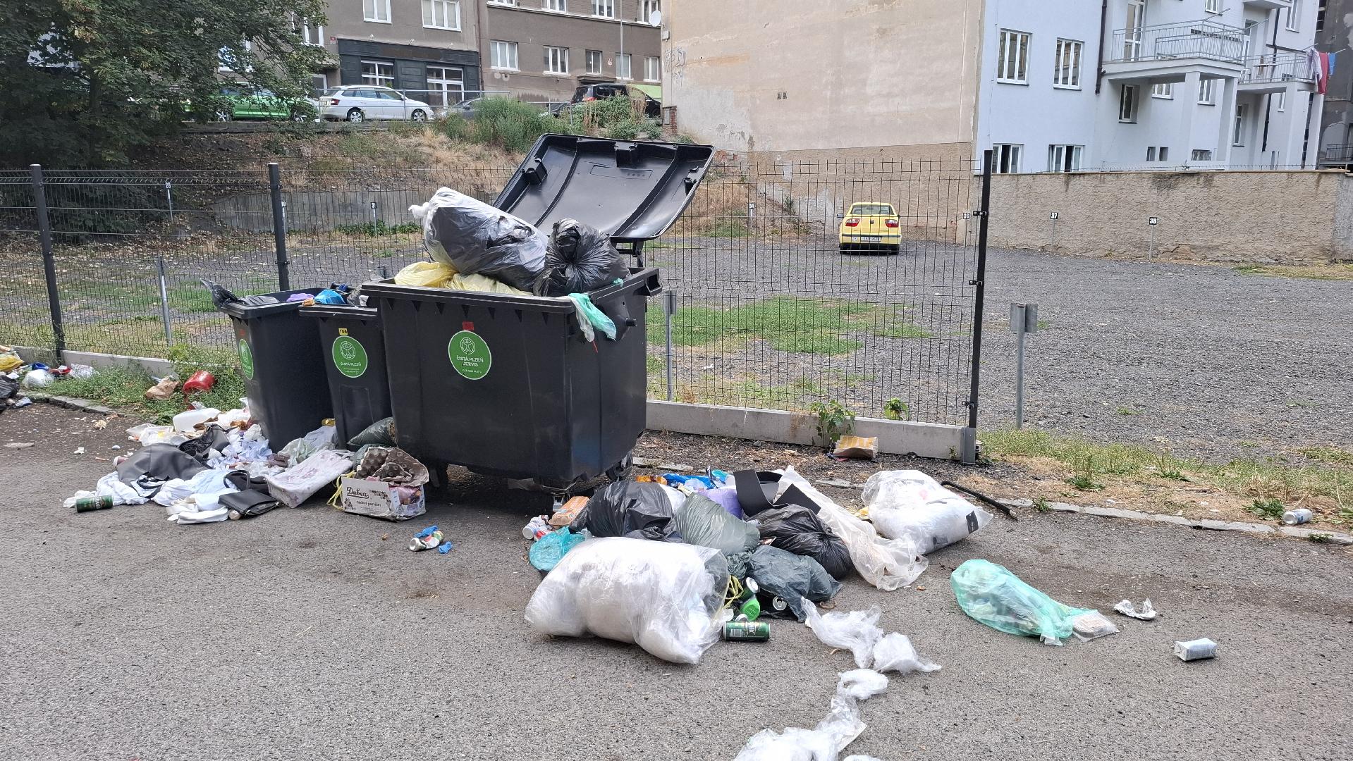 Stále hromada odpadků