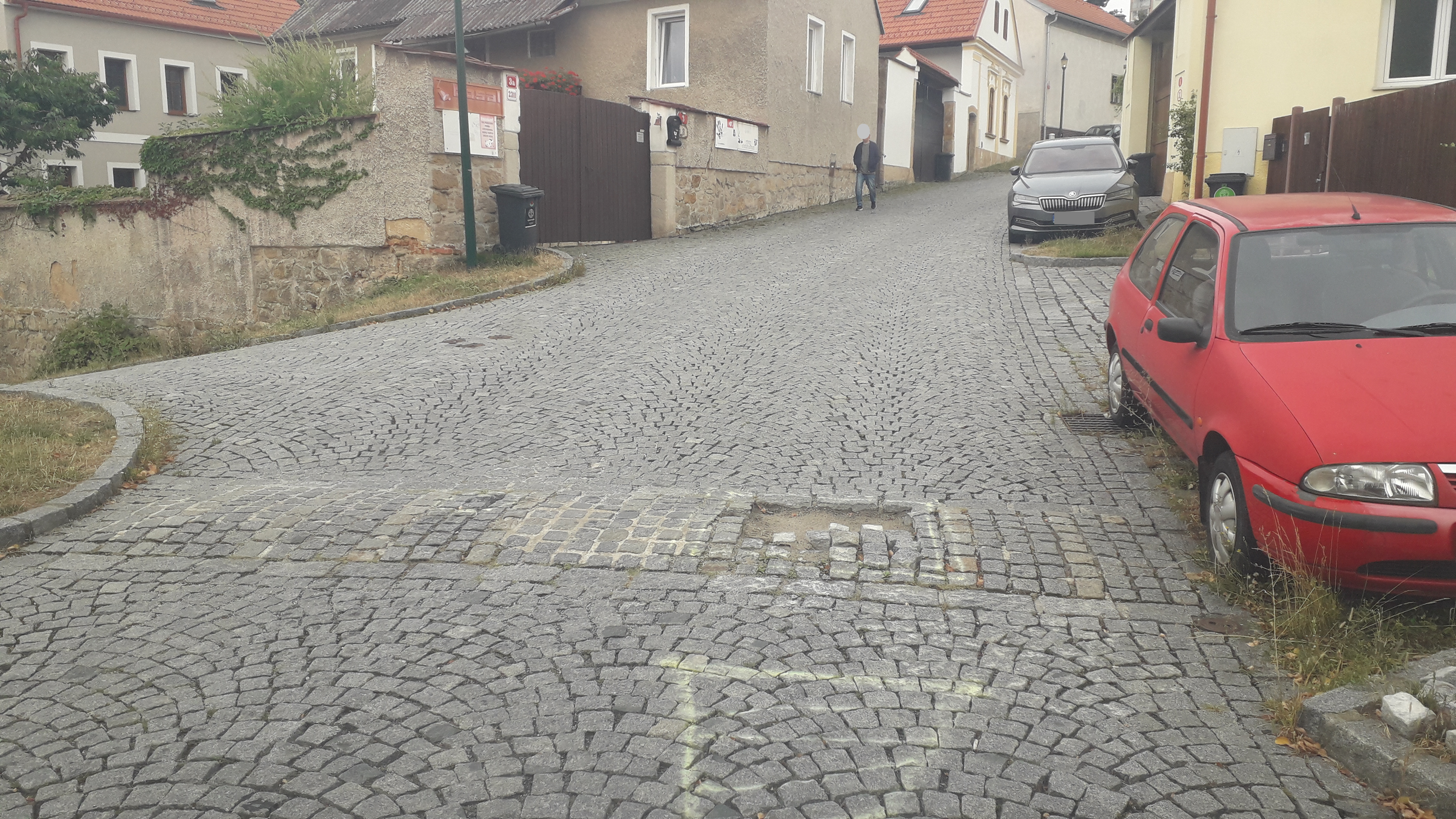 Zpomalovací pás