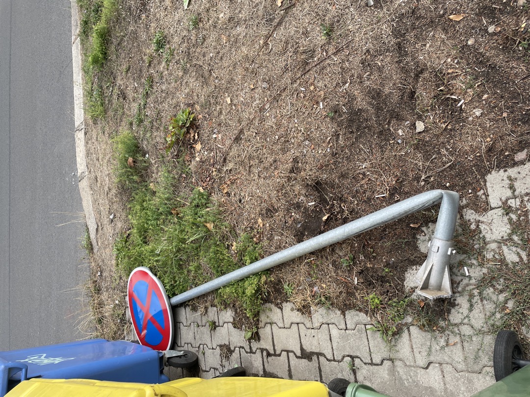 spadla dopravni znacka