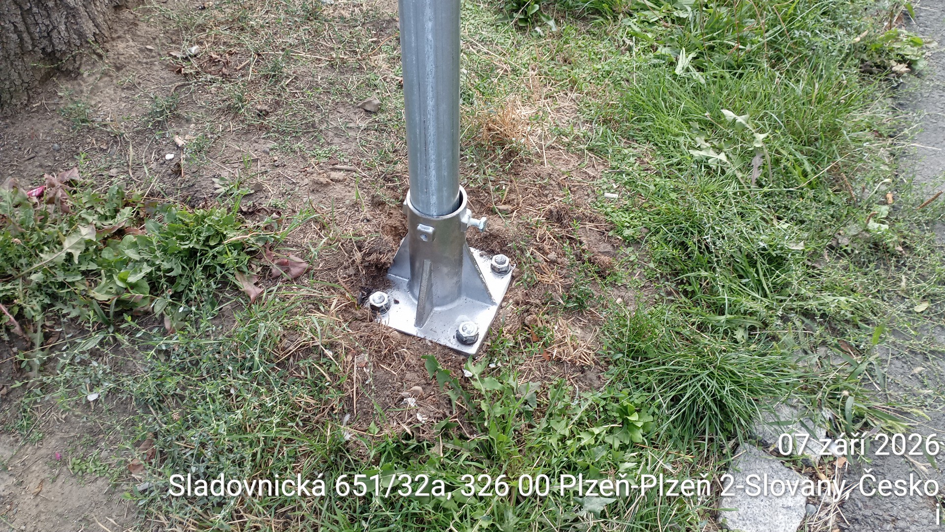 Poškozená patka značky