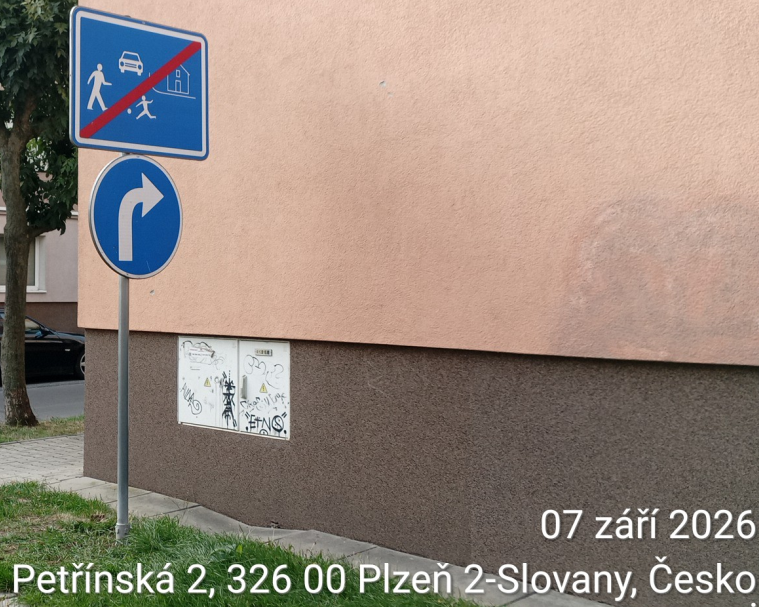 Poškozená patka značky