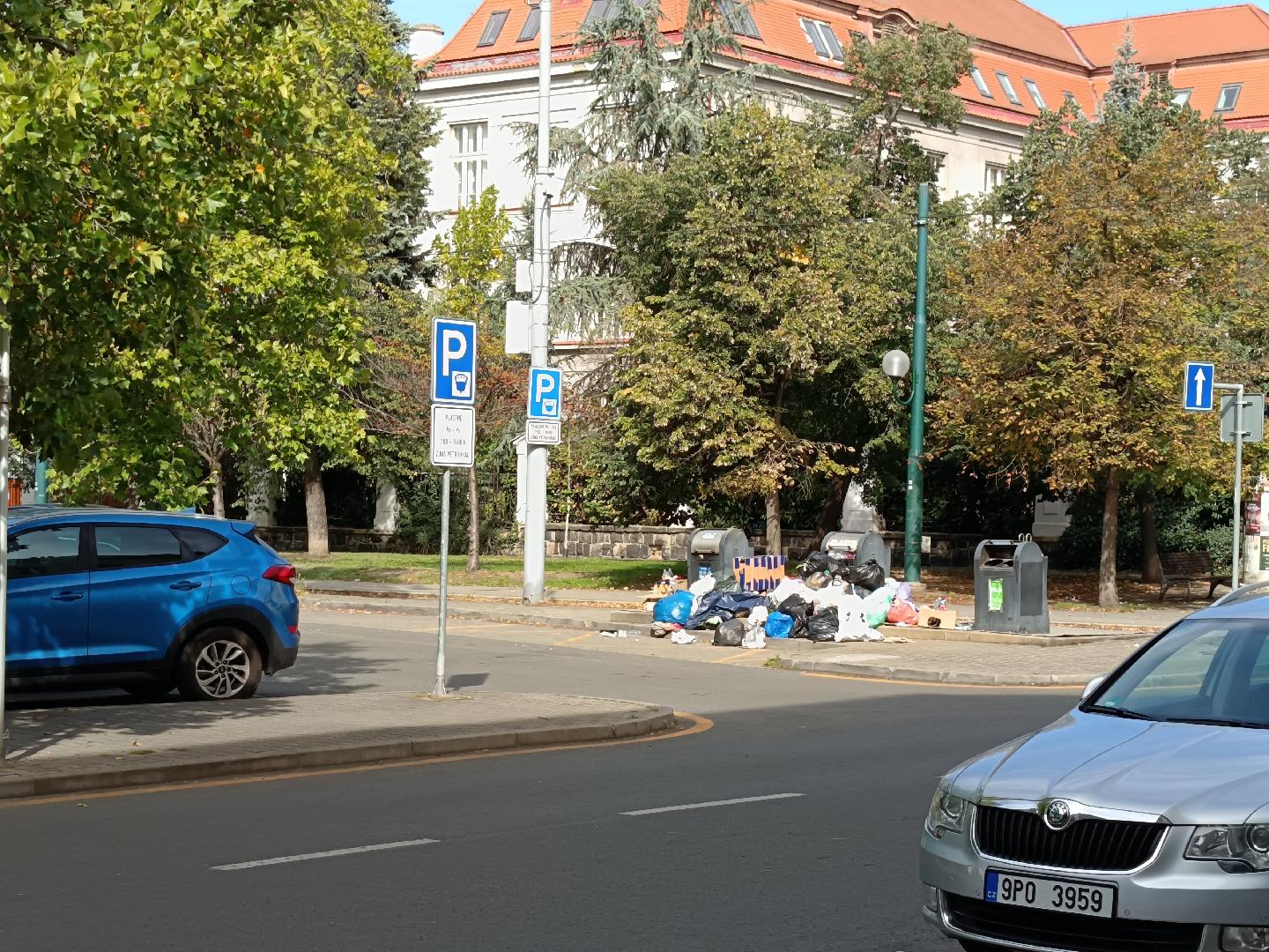 Odpadky na Mikulášském namesti