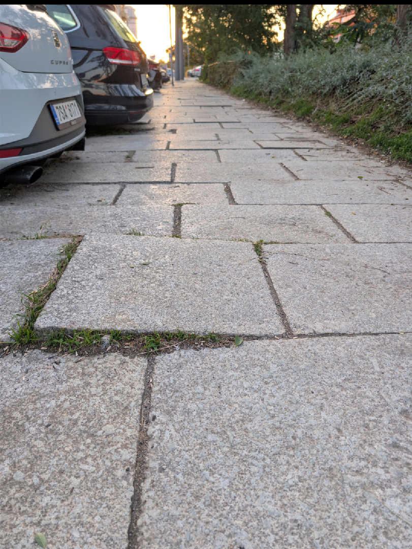 Nerovnosti a propadlé dlaždice