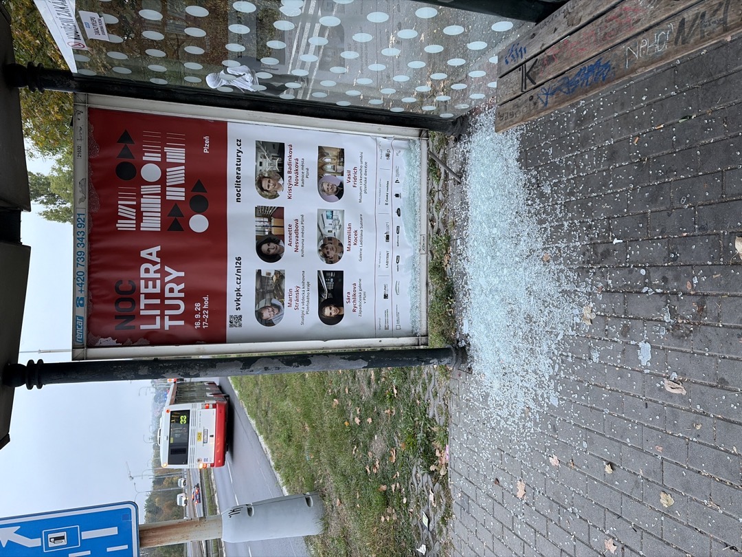 Rozbité sklo