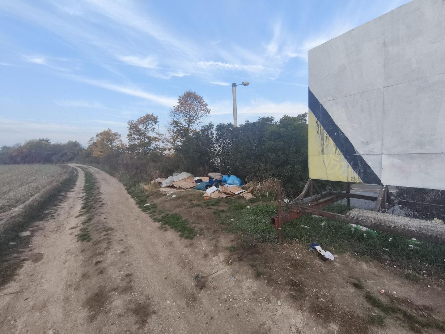 Shromaždiště odpadků a oděvů
